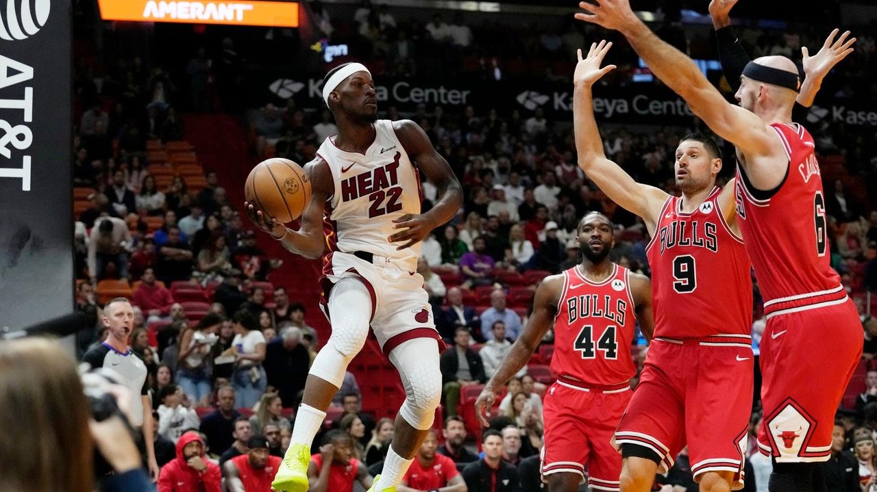 Bulls open 25-point first-quarter lead in Miami, team's largest since Jordan era