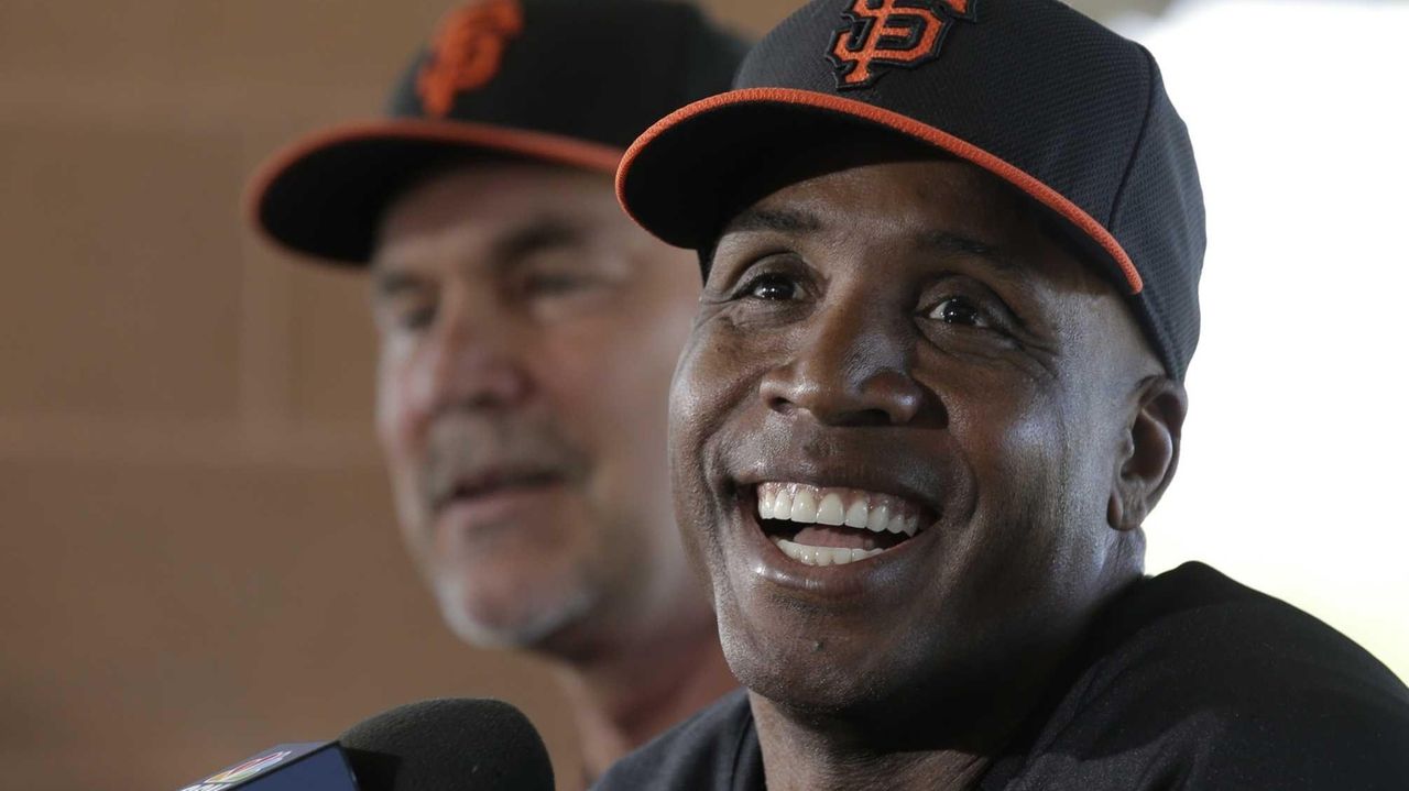 Barry Bonds bolts Giants' camp to rehab knee in Bay Area