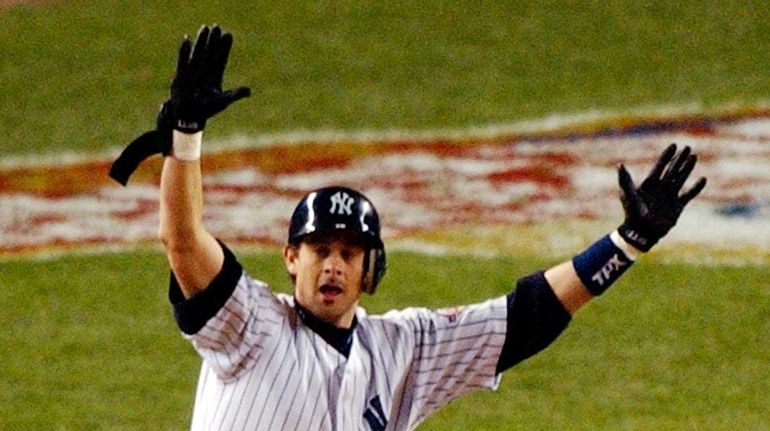 Aaron Boone reportedly a candidate for Yankees' managerial job