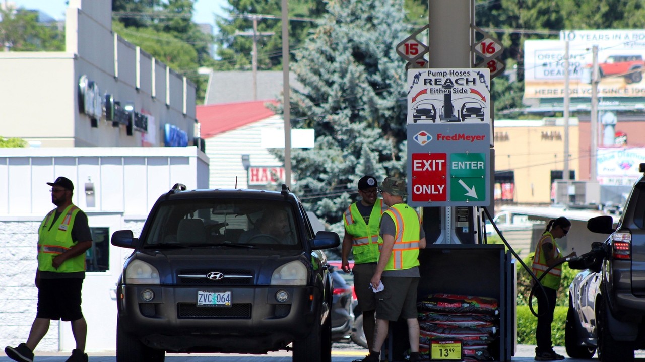 Power at the gas pump: Oregon lets drivers fuel their own cars, lifting decades-old self-serve ban - Vimarsana News