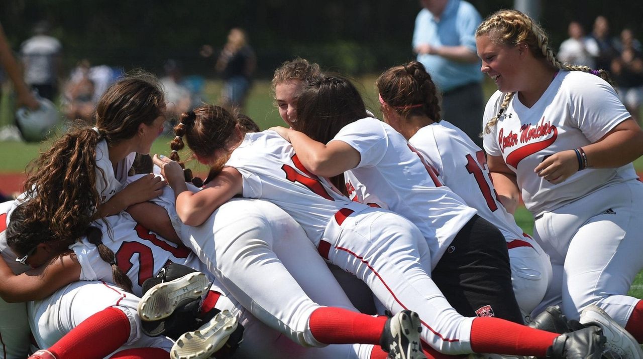 Center Moriches takes home Long Island Class B softball championship