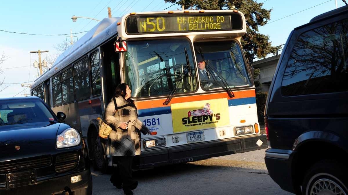 Nassau: Private company to run LI Bus - Newsday