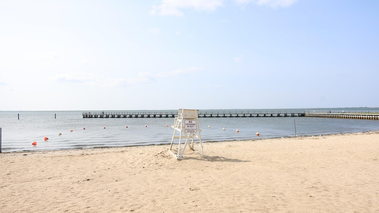 48-year-old man found floating unconscious in Great South Bay, police say