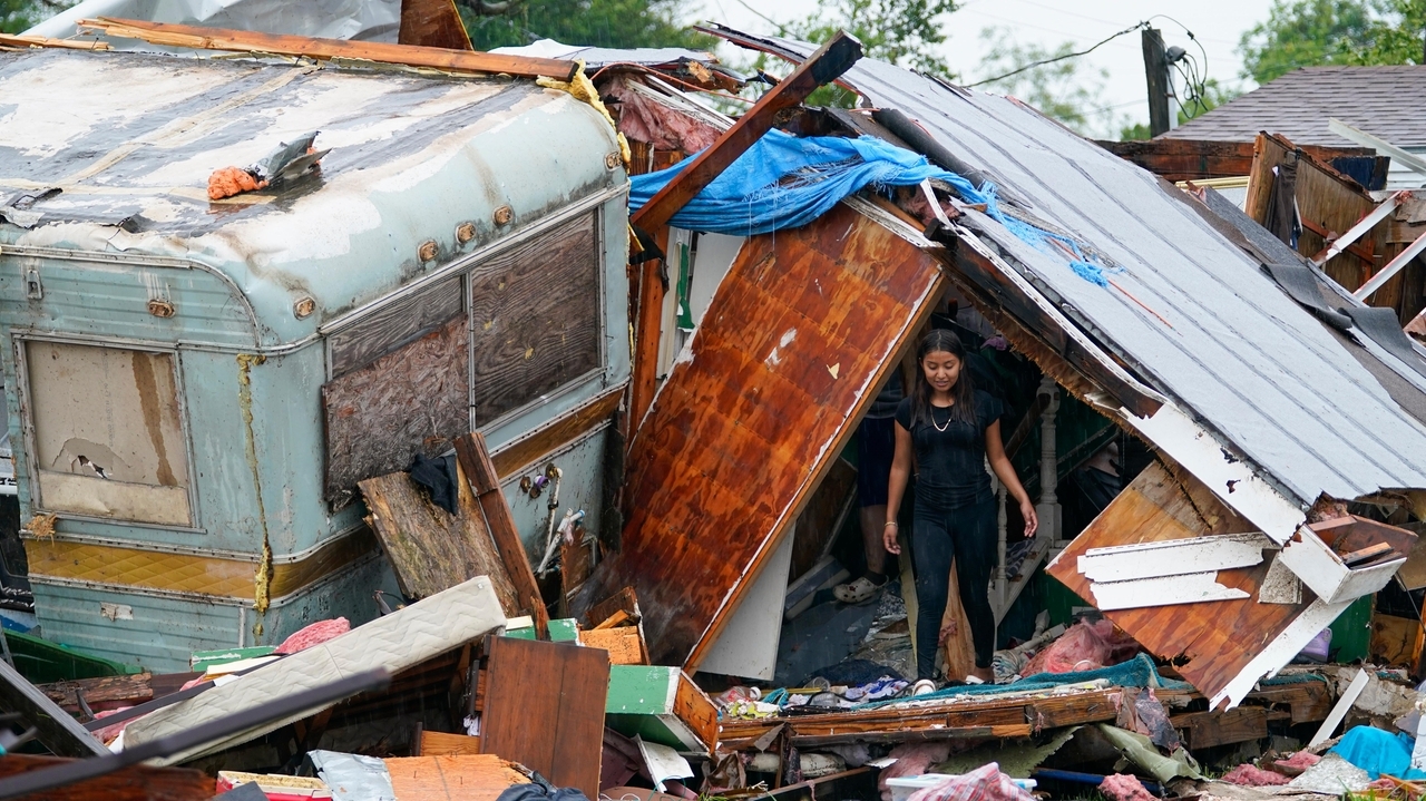 Severe storms lead to unprecedented $34 billion in US insured losses so far this year, Swiss Re says - Vimarsana News