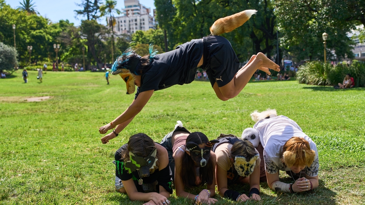 viral-phenomenon-in-argentina-has-young-people-identifying-themselves