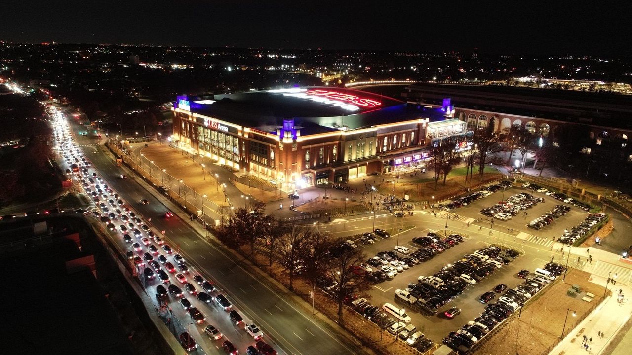 lirr-service-both-ways-for-islanders-games-this-fall-ubs-arena-says