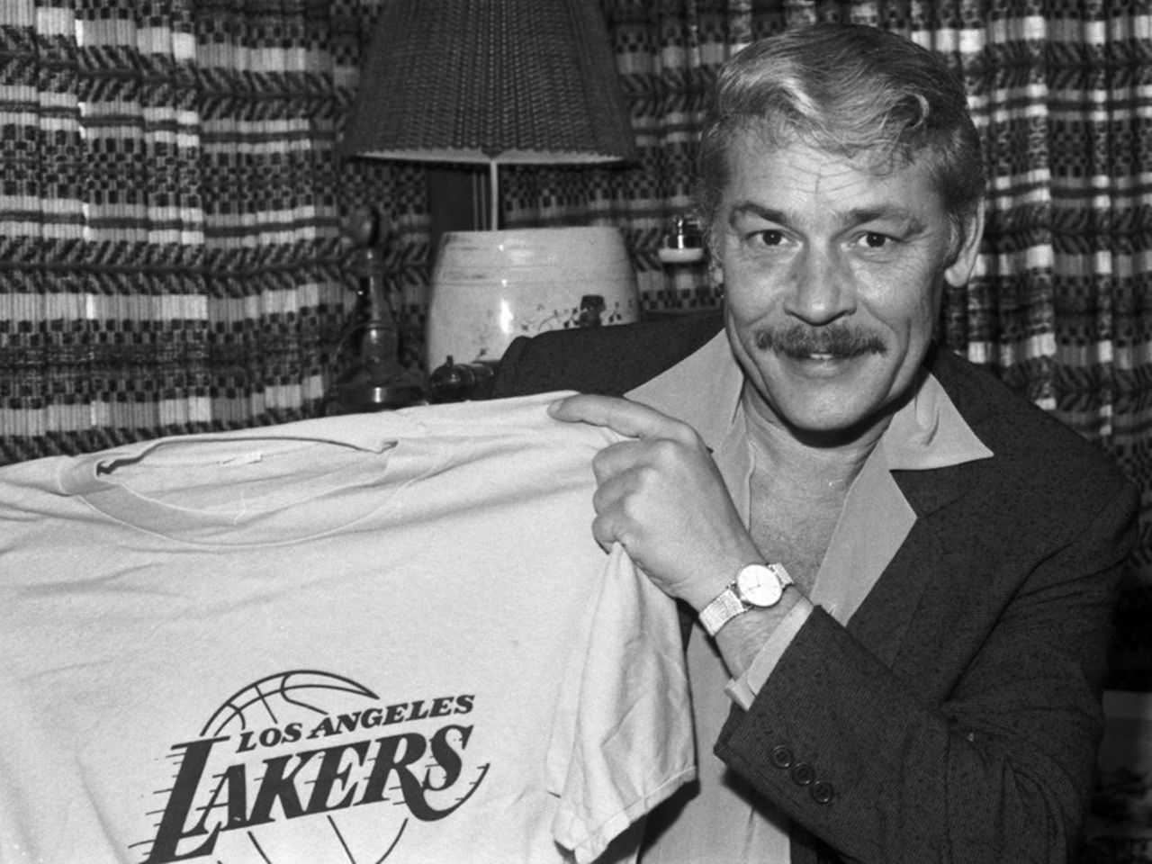 Jerry Buss, L.A. Lakers owner, dies at 80 - Newsday