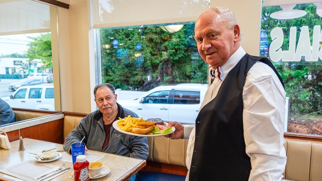 Meet 'Bowtie Bob,' a fixture at Farmingdale Diner for more than 30 years