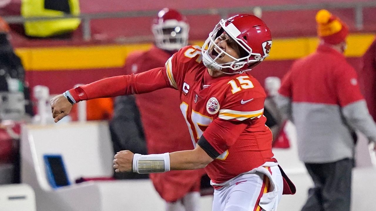 Patrick Mahomes can see himself following Tom Brady's lead and