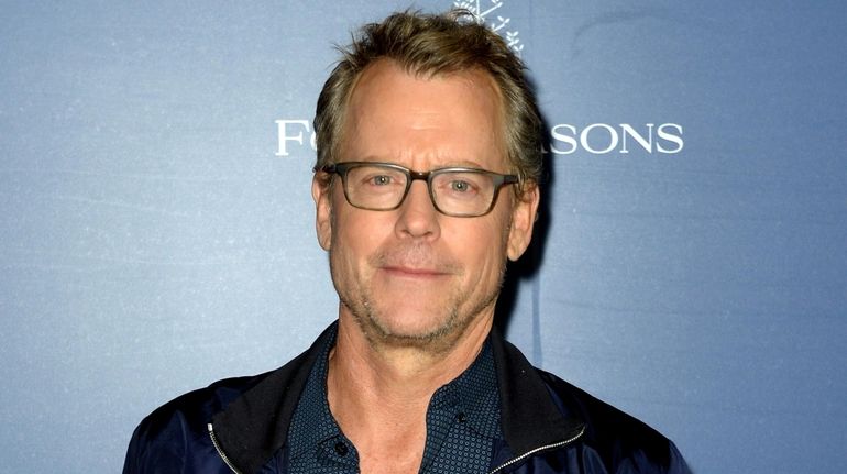 Greg Kinnear will play Atticus Finch in "To Kill a...