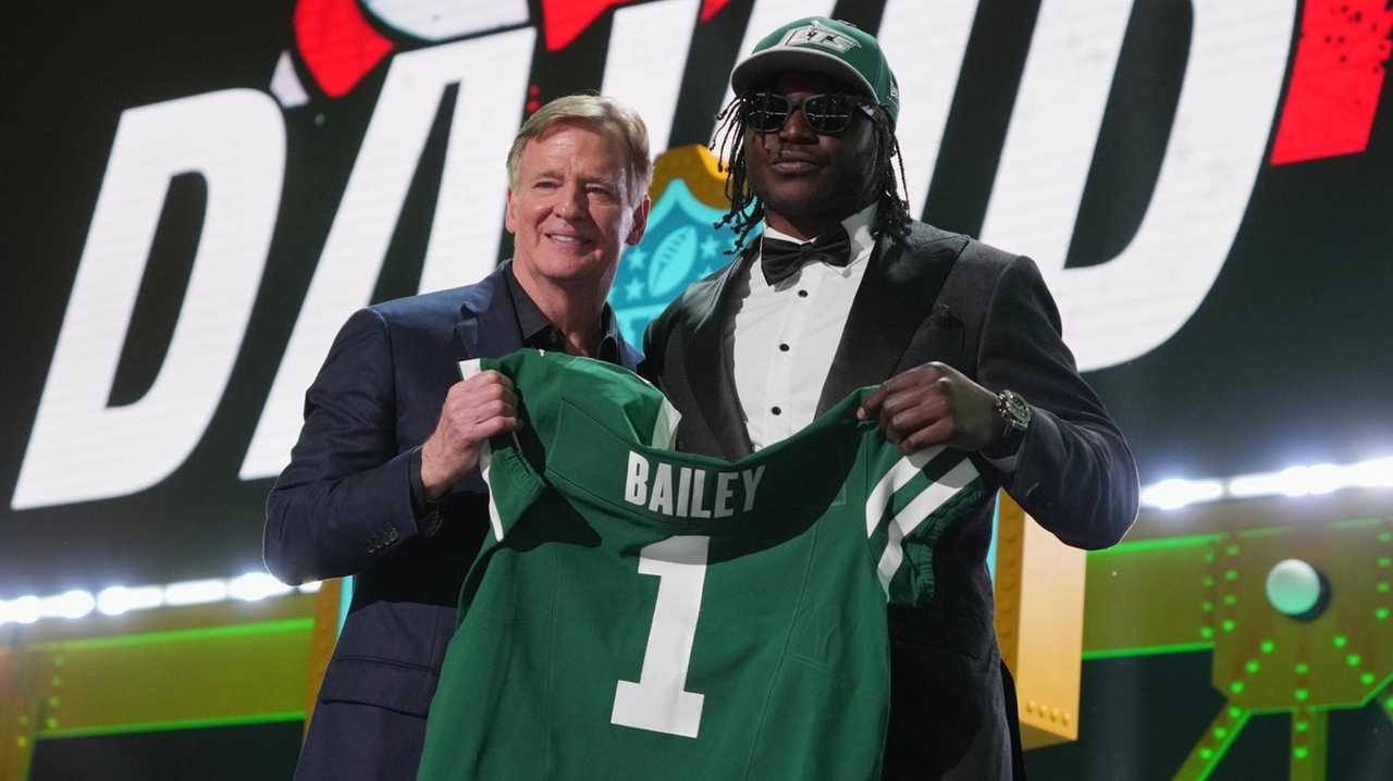 NFL Draft Frenzy: Giants and Jets Bolster Rosters with Key Picks