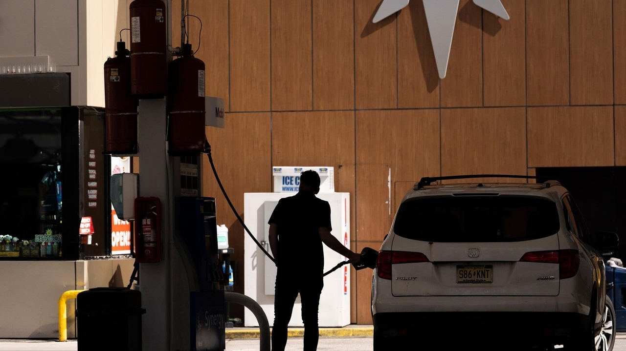 US Economy Stumbles, Inflation Accelerates, War Threatens