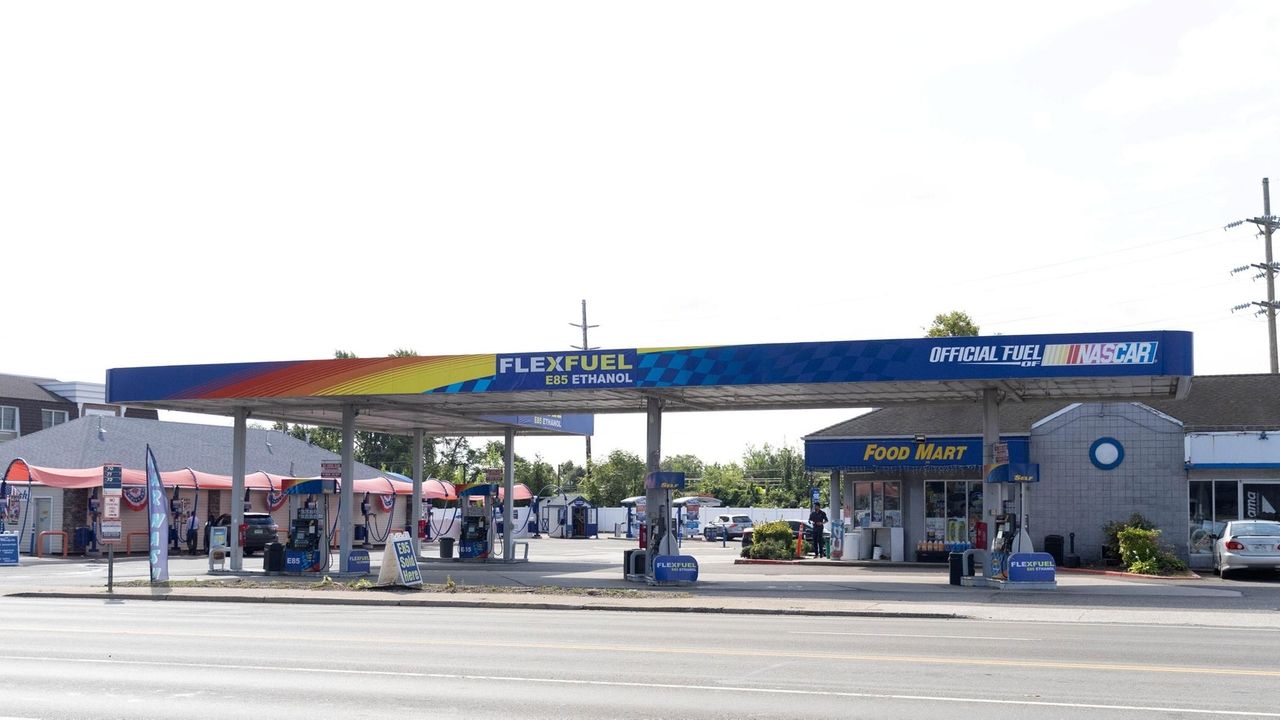 Federal government: Gas station employees on Long Island and in the Bronx are entitled to  million in back wages