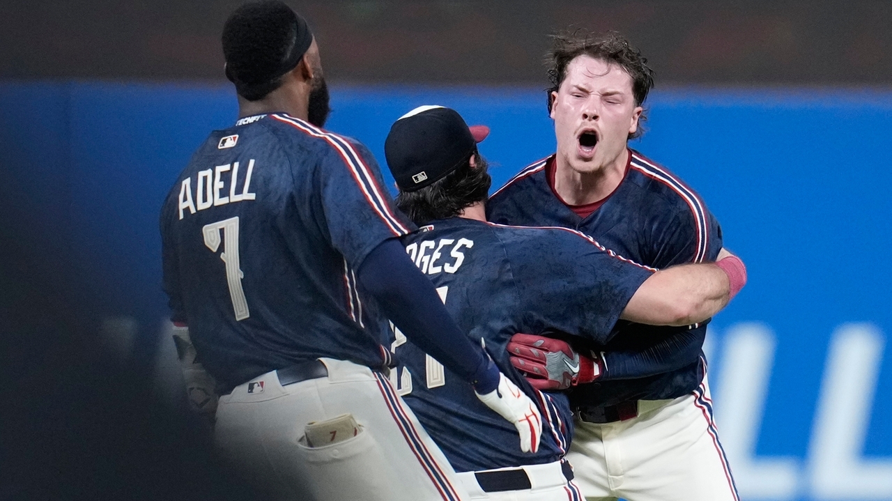 Bazzana singles home winning run in 10th inning as Guardians top Tigers