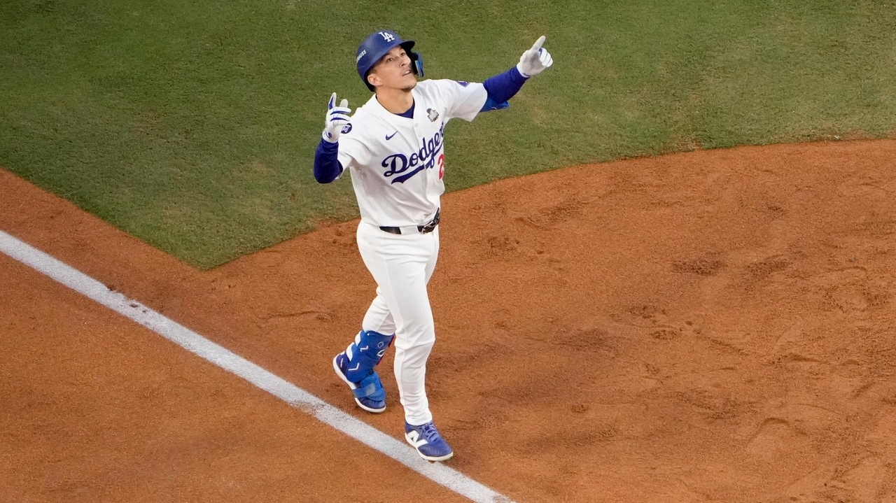 Tommy Edman agrees to $74 million, 5-year contract with Dodgers after  helping win World Series - Newsday