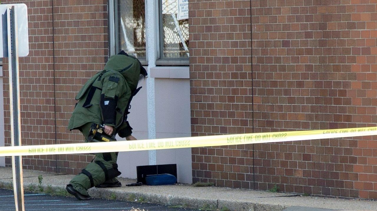 Cops ‘Suspicious package’ at Bellmore post office was empty bag Newsday