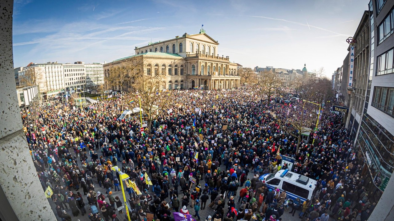 At least 200,000 protesters rally in Munich against far-right AfD ahead ...