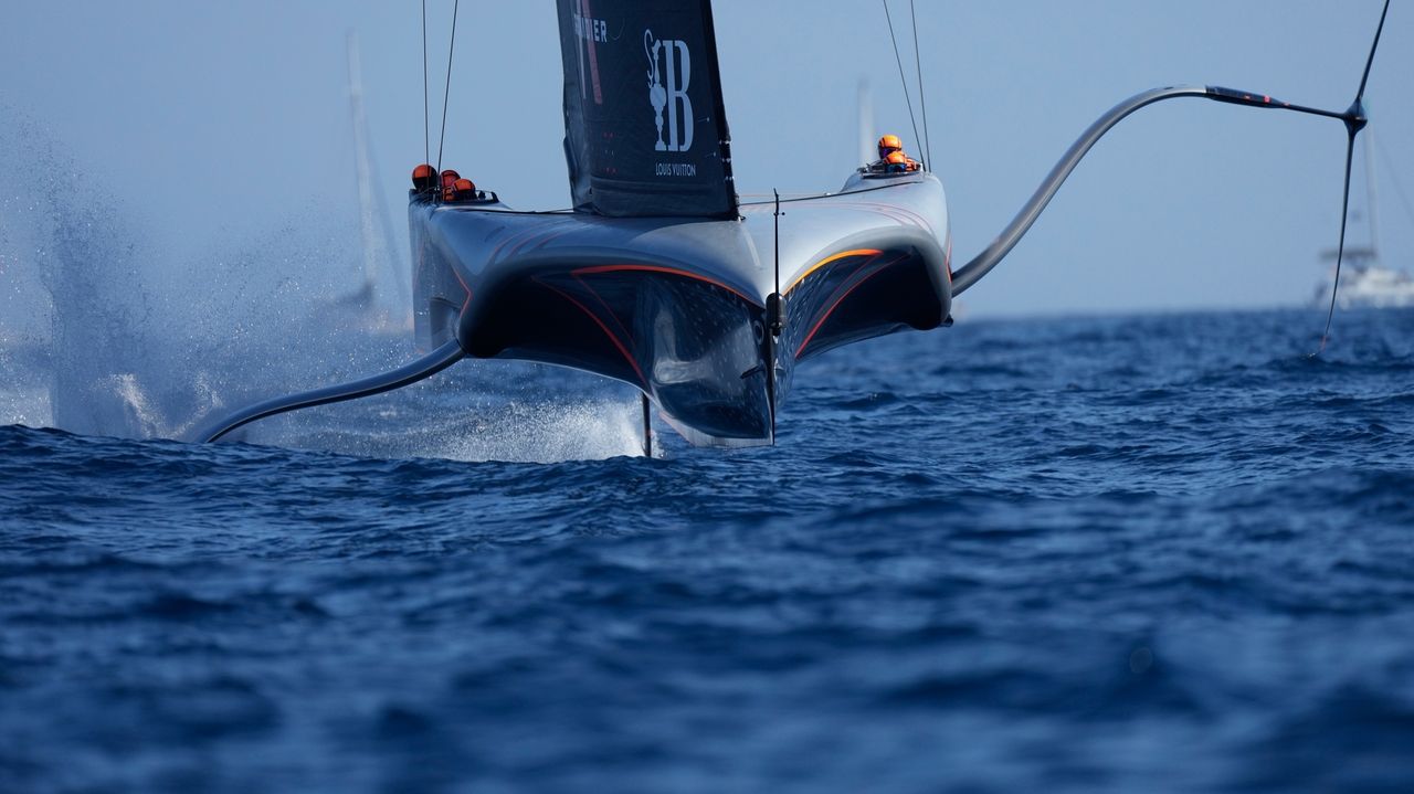 Britannia scores first point of America's Cup final, trails New Zealand 4-1