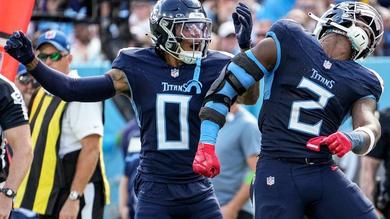 Derrick Henry reminds Titans why he matters as offense posts best