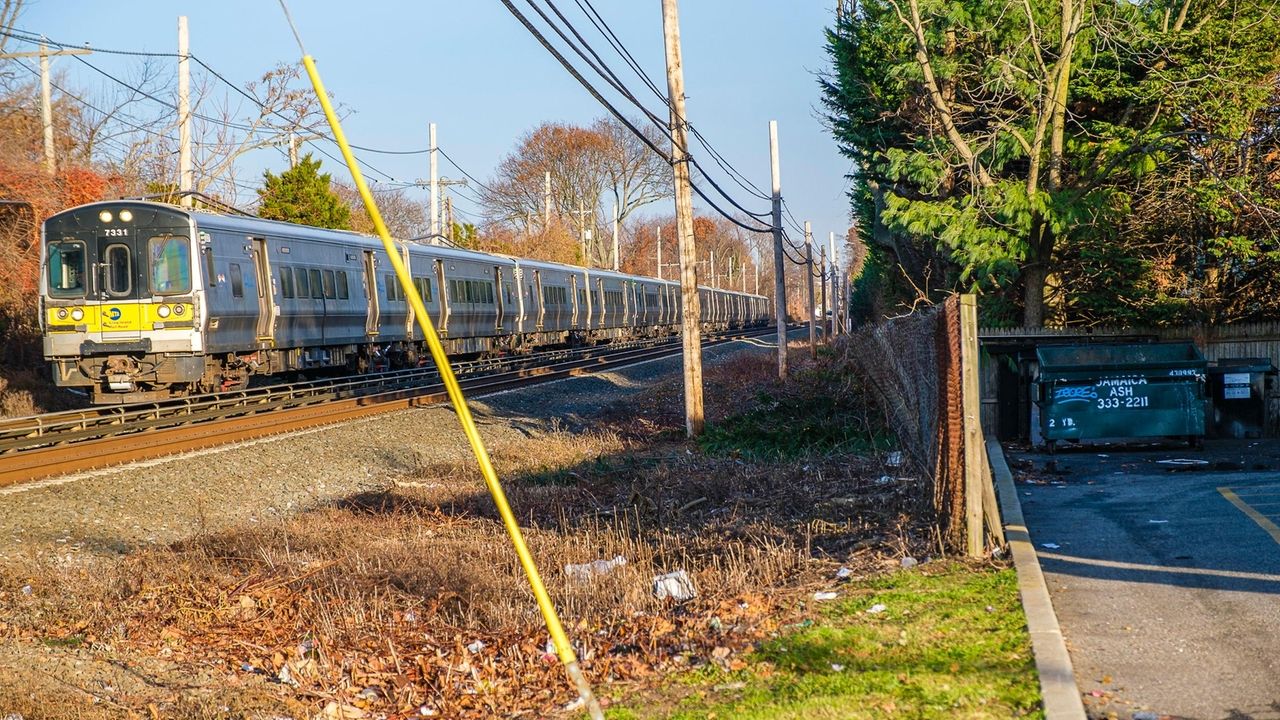 Farmingdale tries again to rid rat infestation near Stratford Green