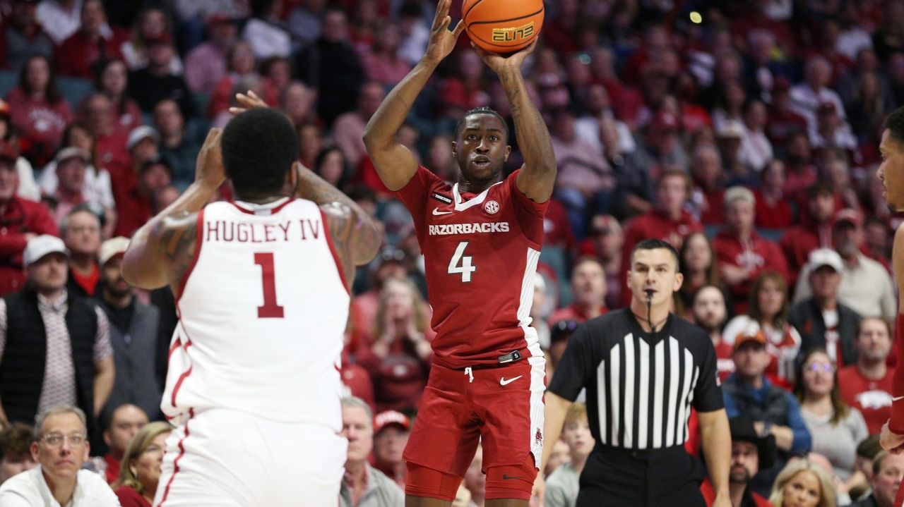 Javian McCollum scores 20, No. 19 Oklahoma beats Arkansas 7970 in