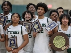 Tristan Thomas' 26 points lifts Holy Trinity boys basketball to NSCHSAA crown