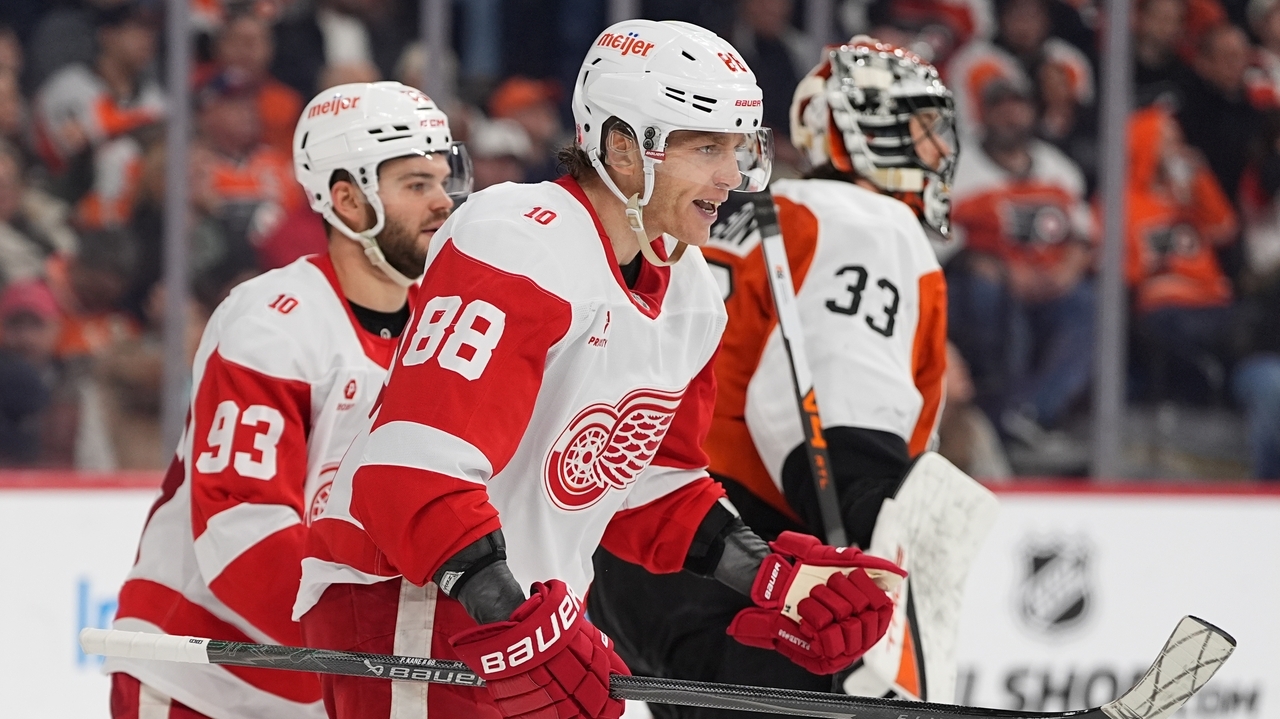 Kane scores pivotal goal as Red Wings beat Flyers 4-2 in a playoff-race ...