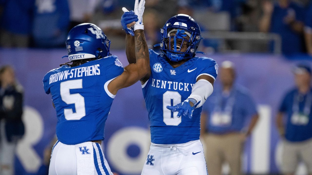 The Kentucky Wildcats visit skidding Vanderbilt looking to stay undefeated