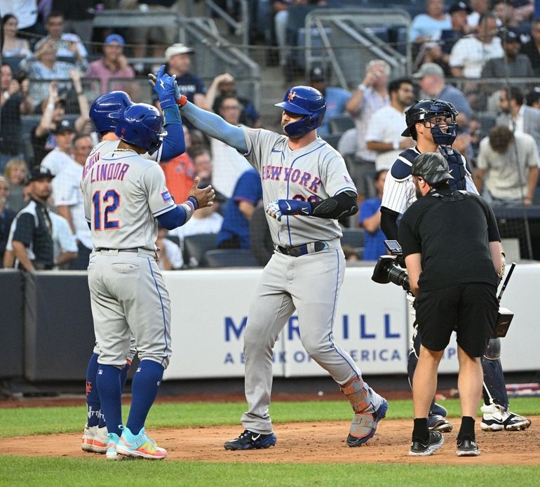 Mets look like a playoff team in Subway Series Game 1 rout of Yankees -  Newsday