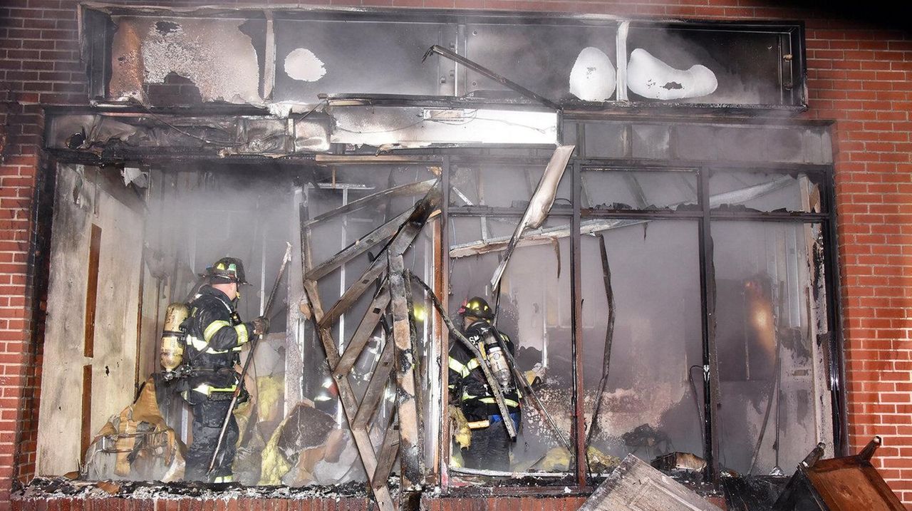 Firefighters hurt in Main Street blaze, Kings Park chief says Newsday