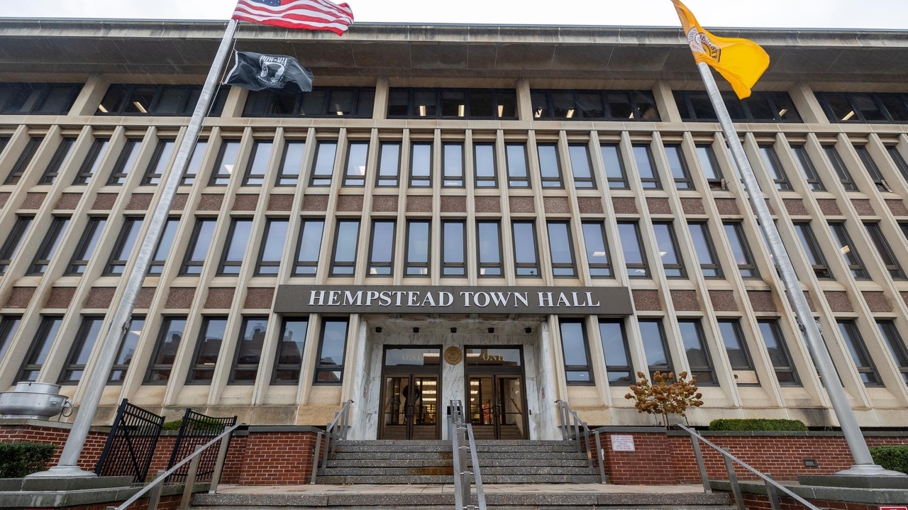 Hempstead Town looks to nix zoning changes near train stations that would have boosted development - Vimarsana News