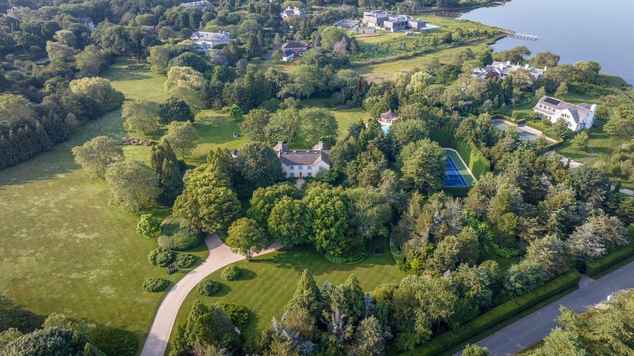 Report Long Island ZIP codes among priciest in U.S. for real estate