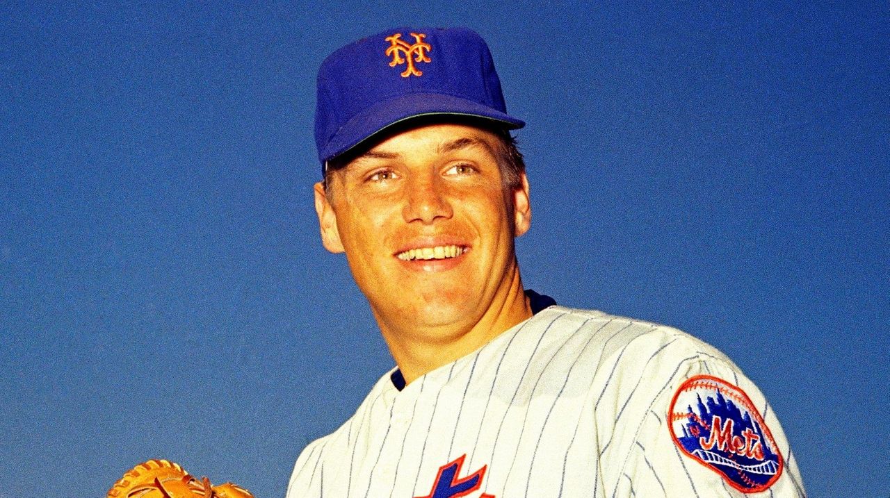 Tom Seaver statue at Citi Field - Newsday