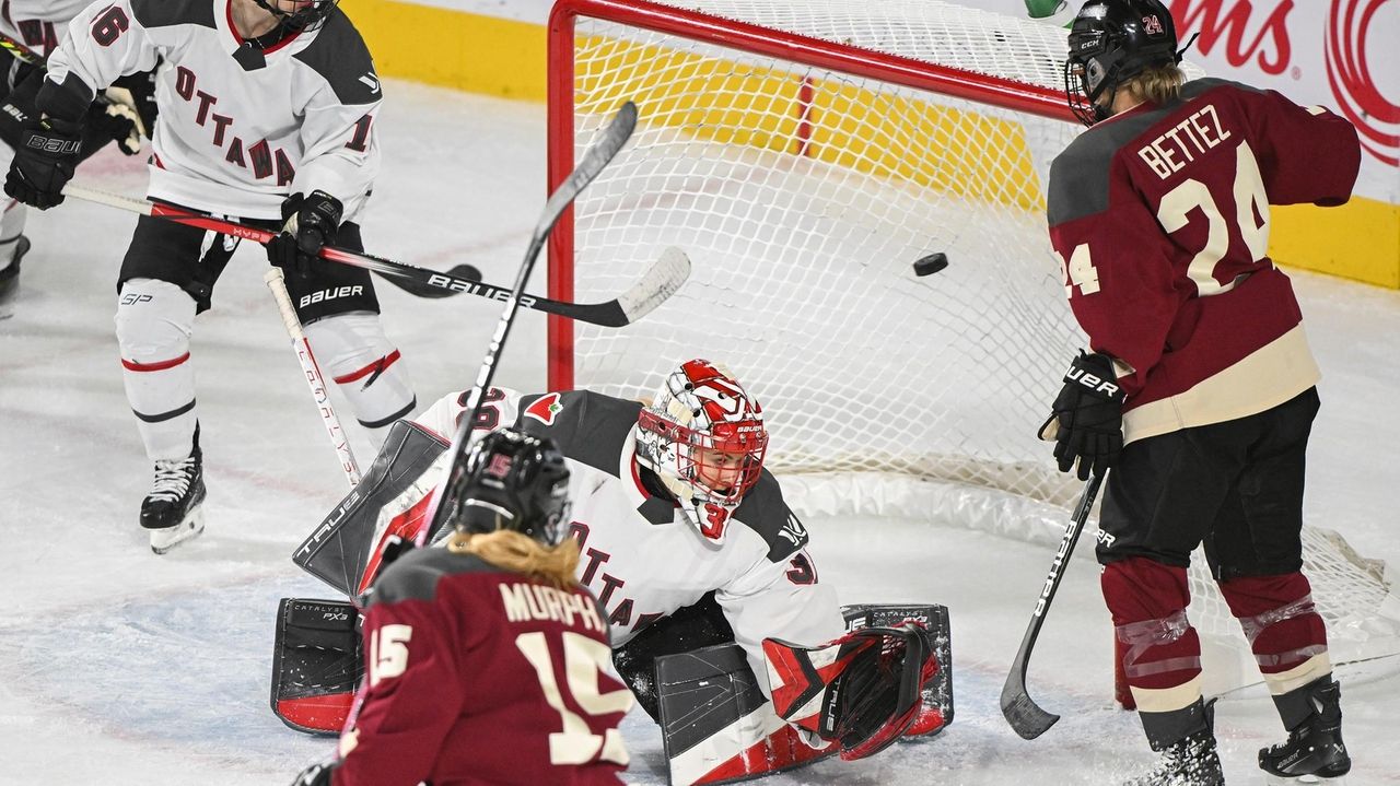 Montreal beats Ottawa 21 in PWHL in front of Canadian record crowd of