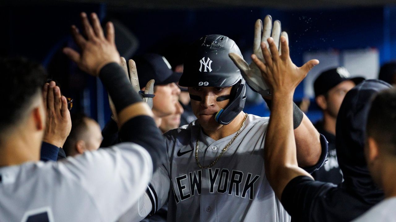 New York Yankees: Aaron Judge Is Dropping The Hammer On Both Sides