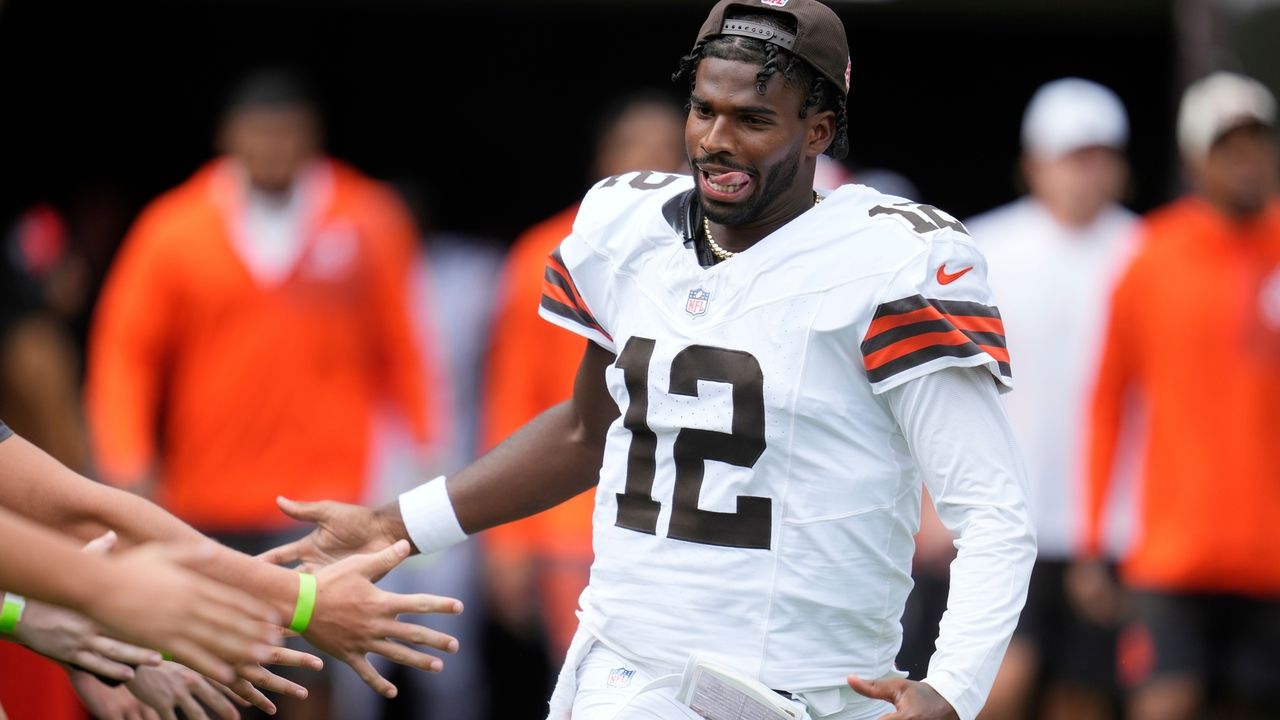 Kevin Stefanski defends handling of Shedeur Sanders after Browns preseason  finale - Newsday