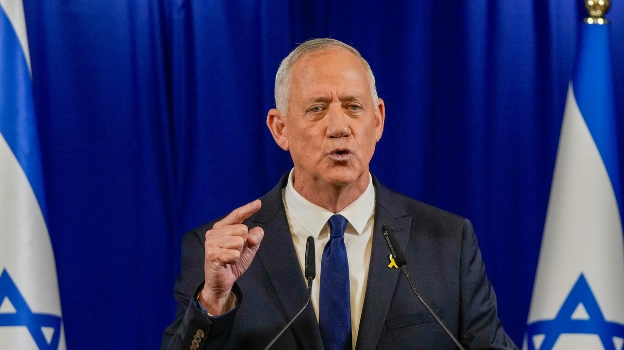 Centrist Benny Gantz, a member of Israel's war Cabinet, resigns over frustration with Netanyahu - Vimarsana News