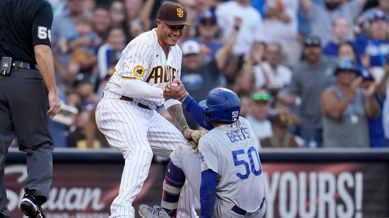 Padres 3B Manny Machado rests up ahead of Dodgers series - Gaslamp