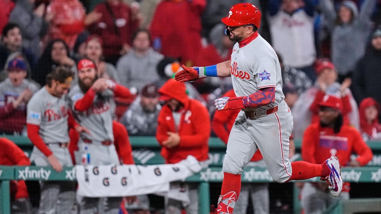 Kyle Schwarber's MLB-leading 18th homer lifts Phillies past Red Sox 3-1 ...