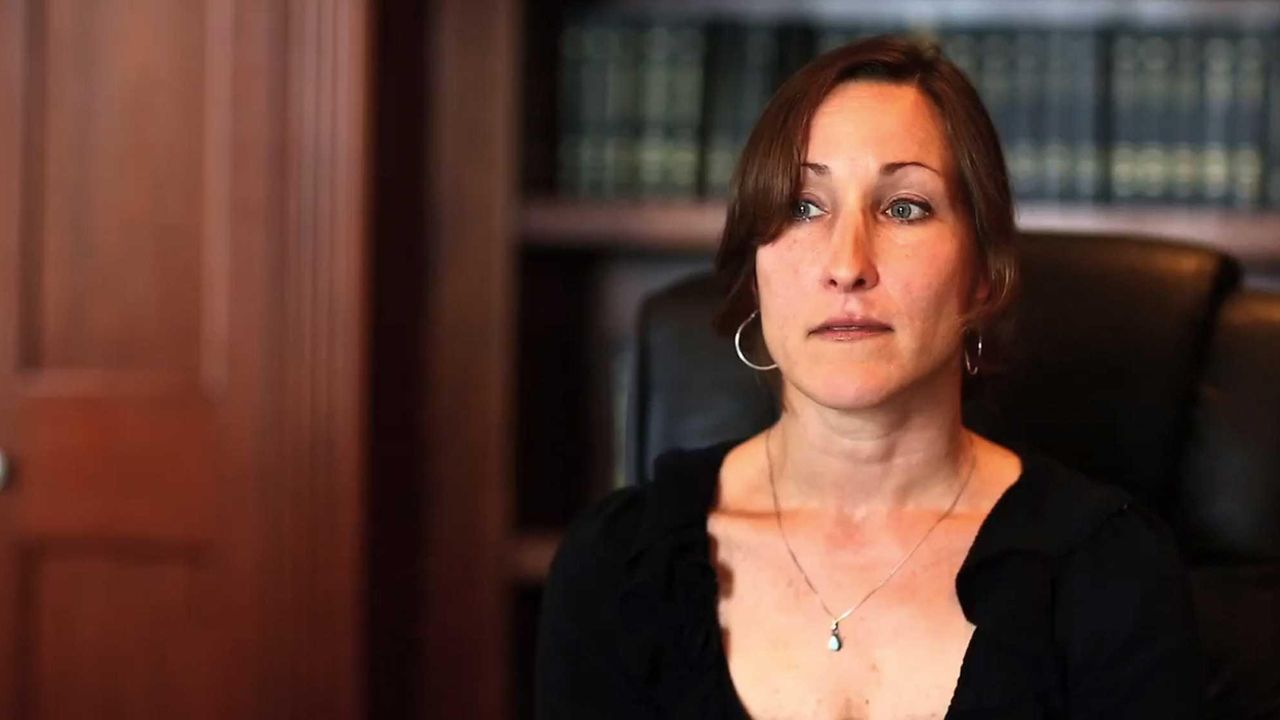 Family of Lindenhurst man who died in Suffolk police custody asks state