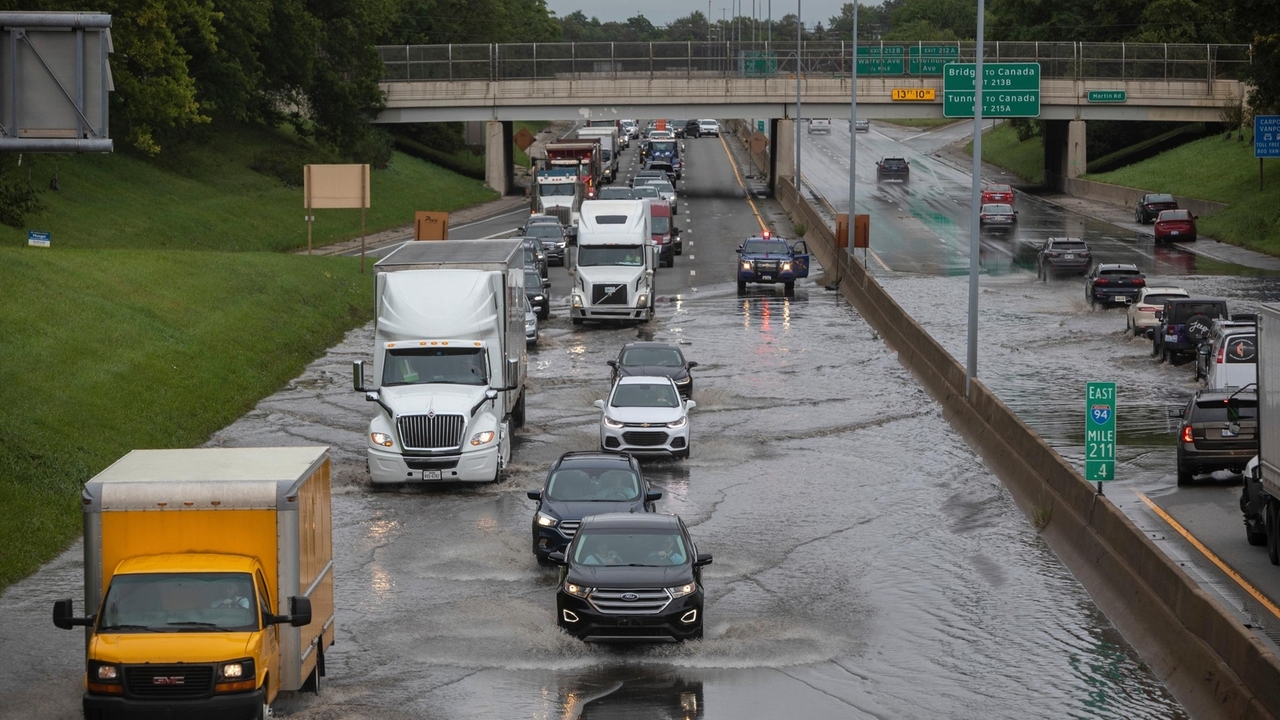 2 tornados confirmed as Michigan storms down trees and power lines; 5 people killed - Vimarsana News