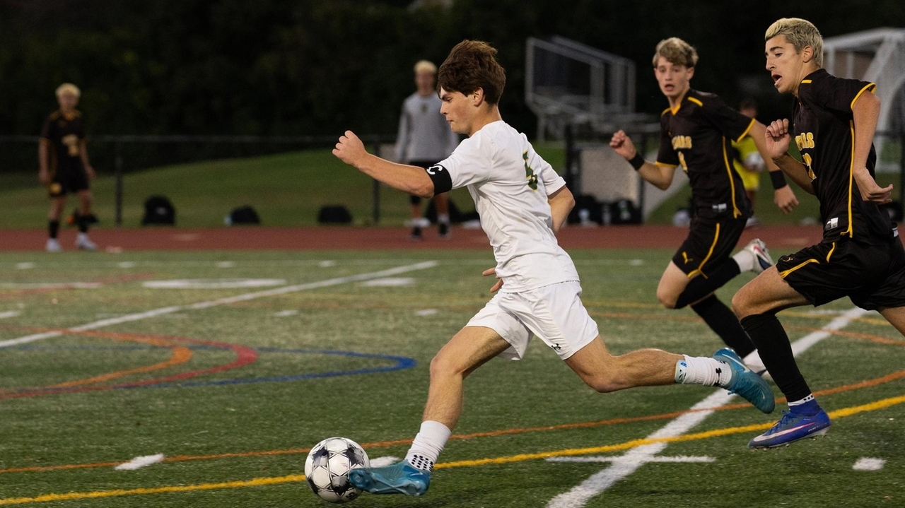 High School Roundup: Girls Volleyball, Soccer, Field Hockey and Boys Badminton