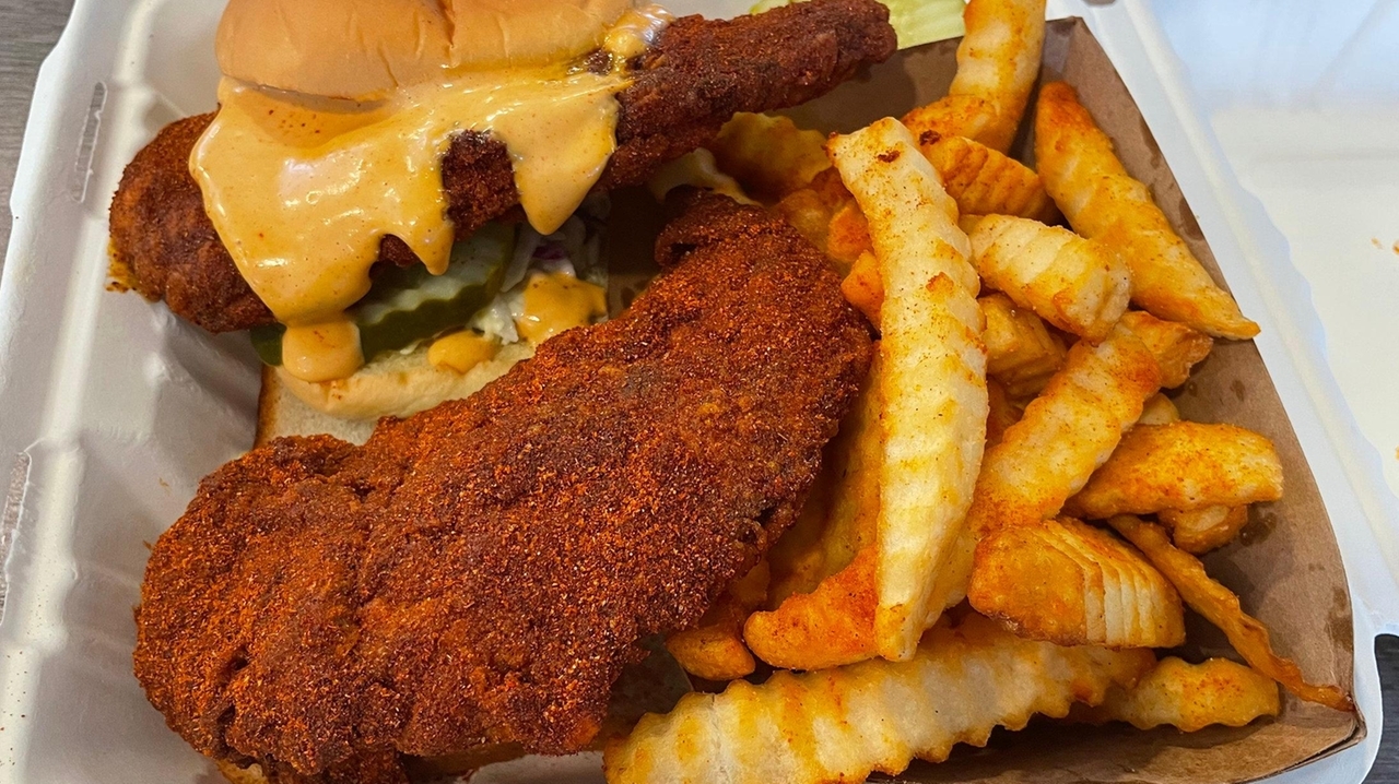 Nashville hot chicken spot Slappin Chick opens in Hicksville - Newsday
