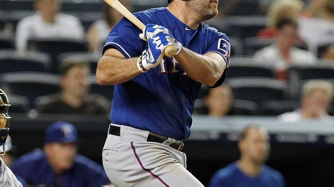 Lance Berkman passes physical for deal to be Rangers DH