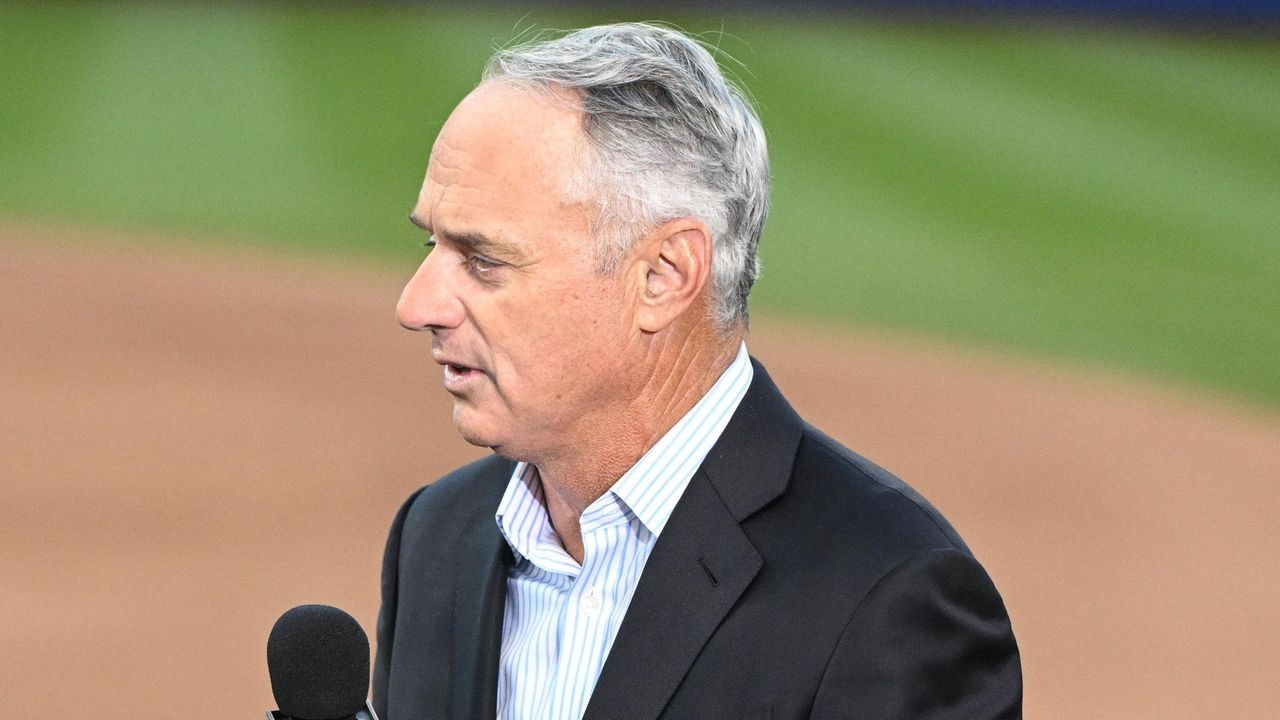 MLB investigating whether Mets, Yankees communicated improperly