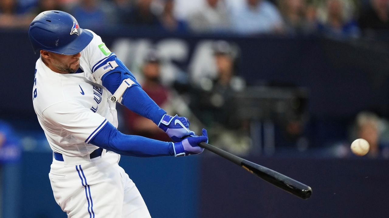 Vladimir Guerrero Jr. Snaps Bat Into Pieces After Strikeout