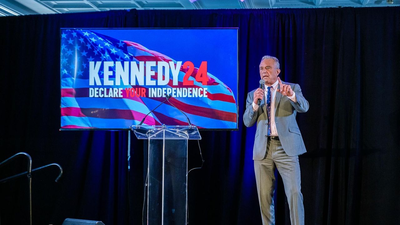 In Holbrook, presidential candidate Robert F. Kennedy Jr. seeks votes ...