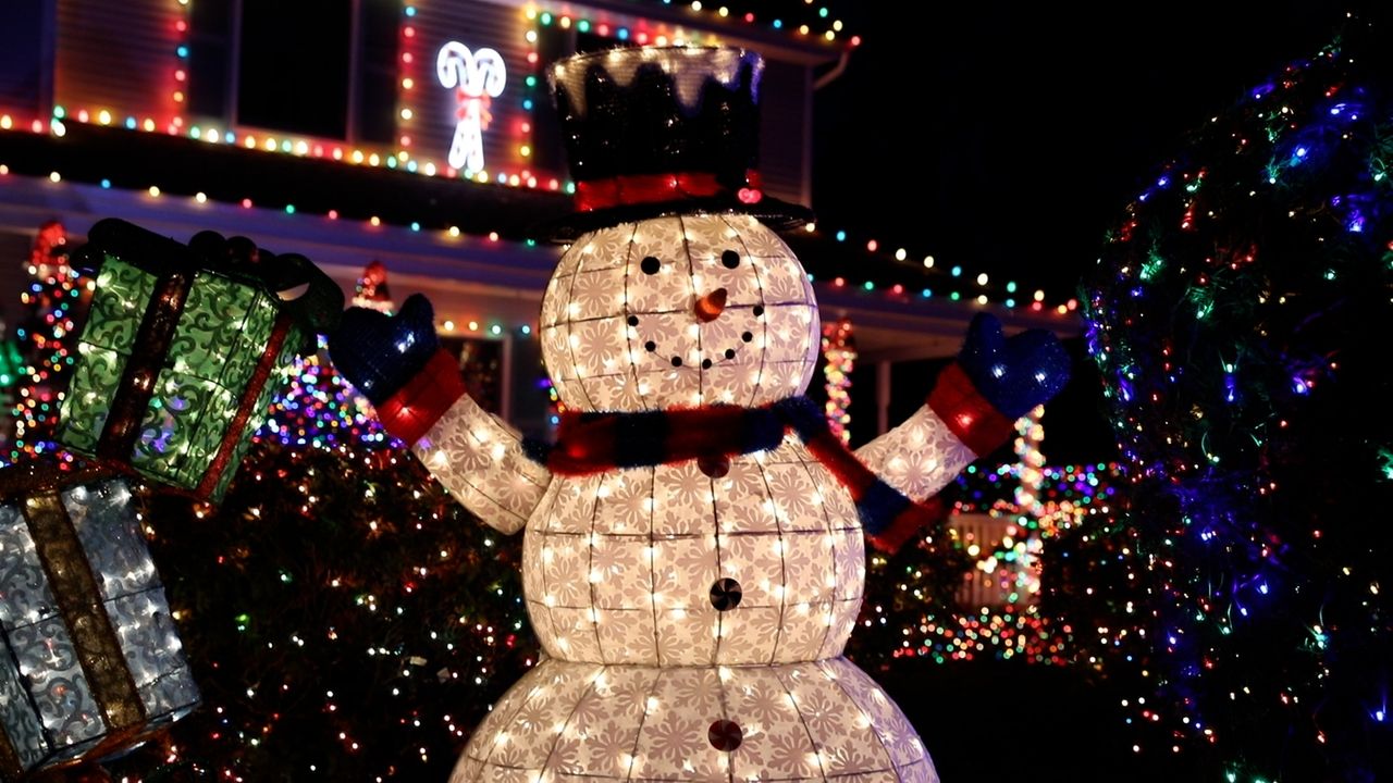 These festive homes celebrate the season of light on Long Island Newsday