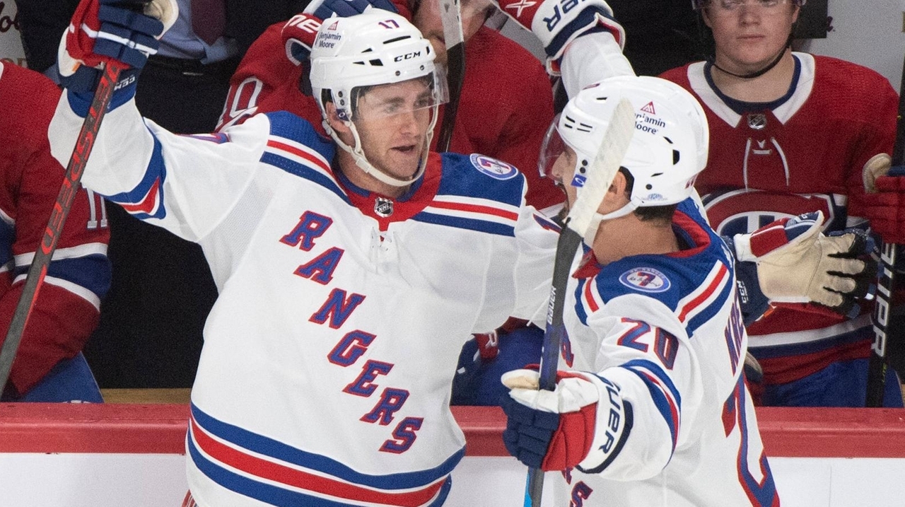 Rangers coach Gerard Gallant gives Kevin Rooney big thumbs up - Newsday