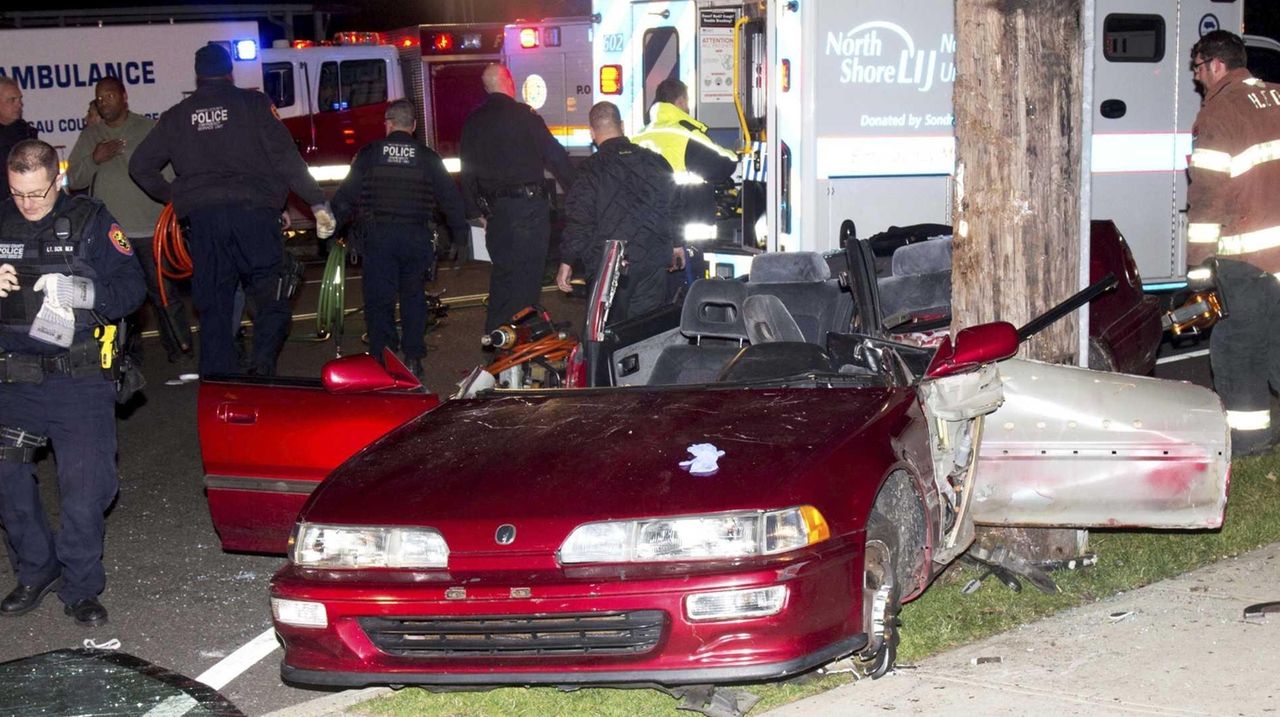 3 injured, one critically, in Hempstead crash, police say Newsday